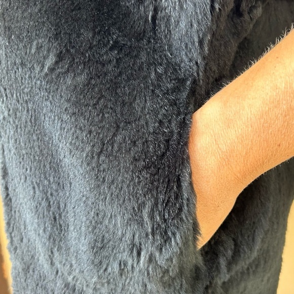 Vintage Black Genuine Fur Zip Vest Cozy Soft Quiet Luxury Sleeveless Size Large - Picture 6 of 11